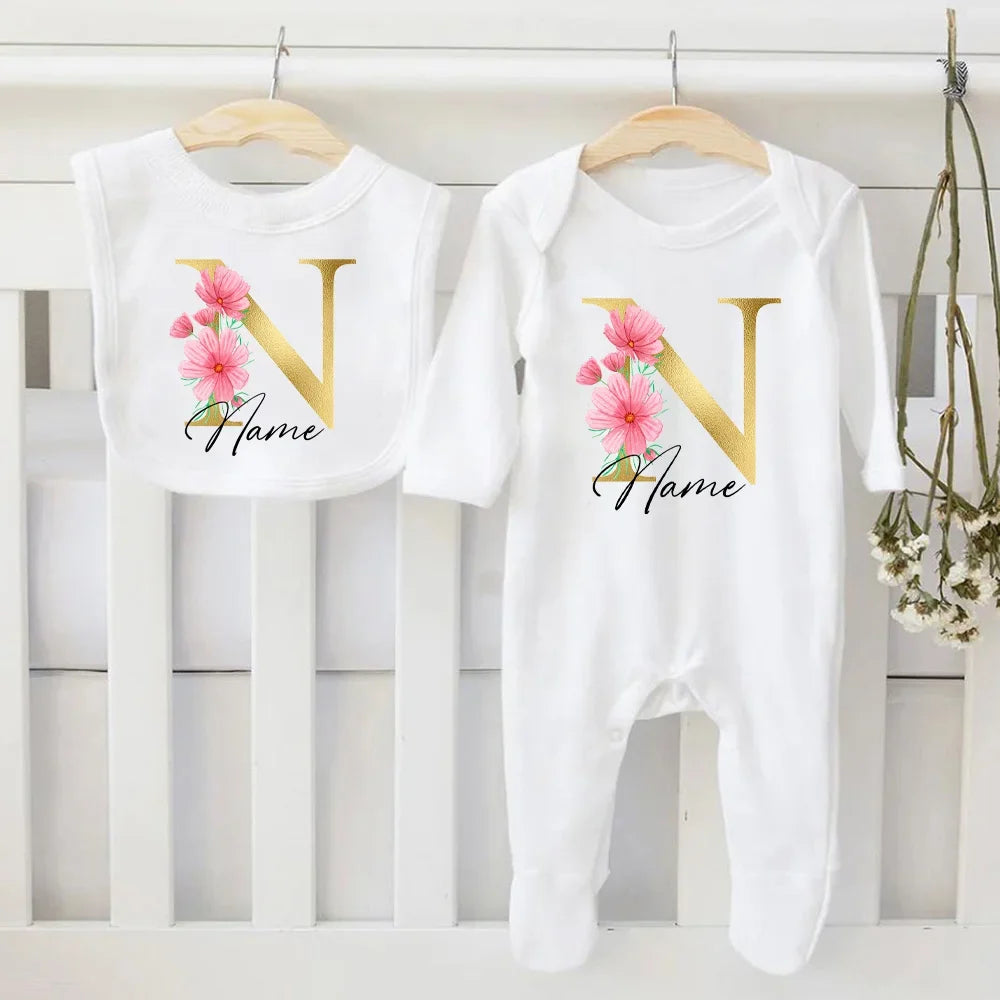 Conjunto de babete e body personalizado