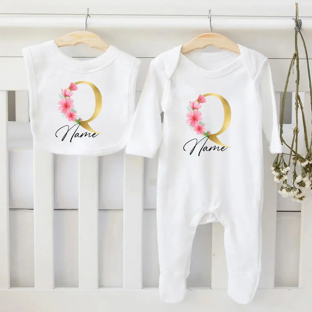 Conjunto de babete e body personalizado