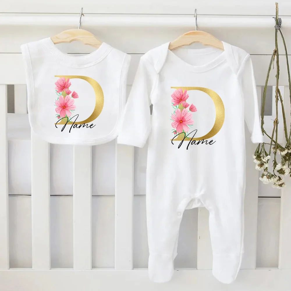 Conjunto de babete e body personalizado