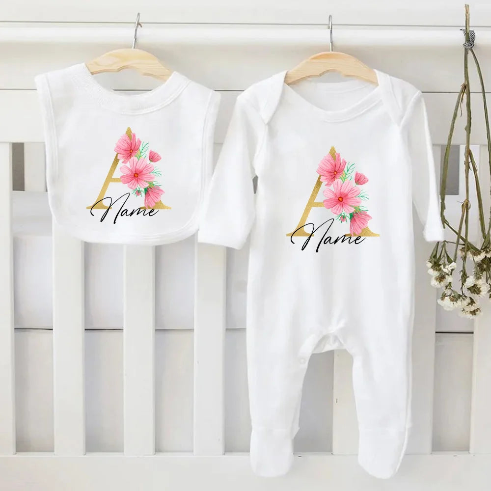 Conjunto de babete e body personalizado