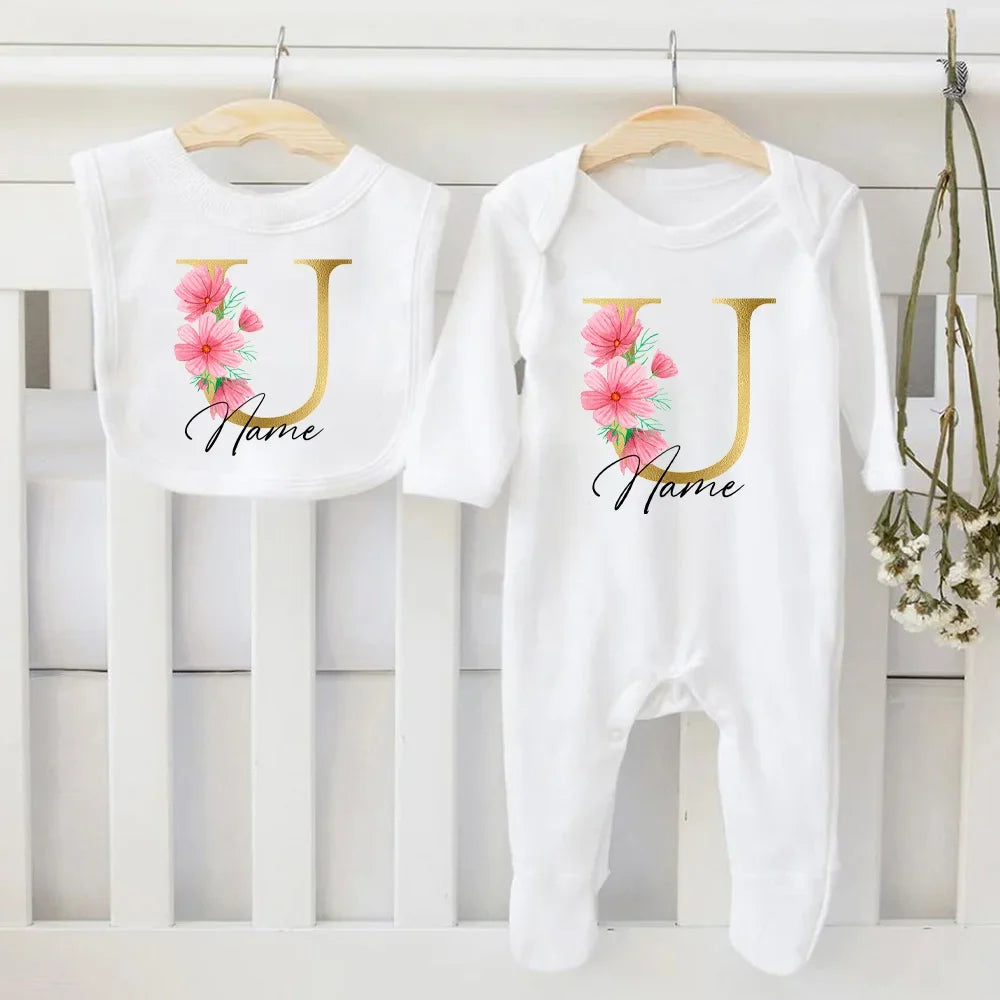 Conjunto de babete e body personalizado
