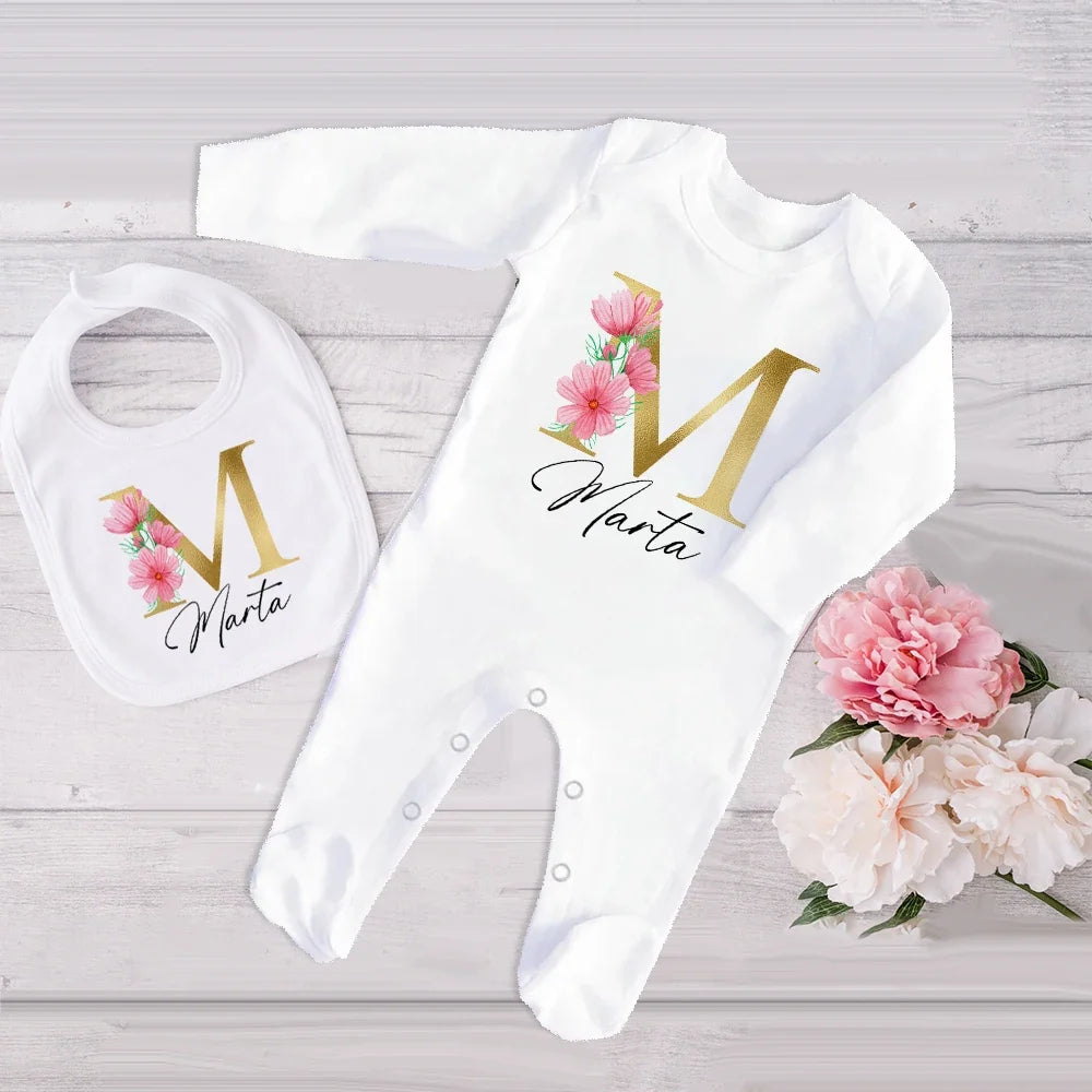 Conjunto de babete e body personalizado