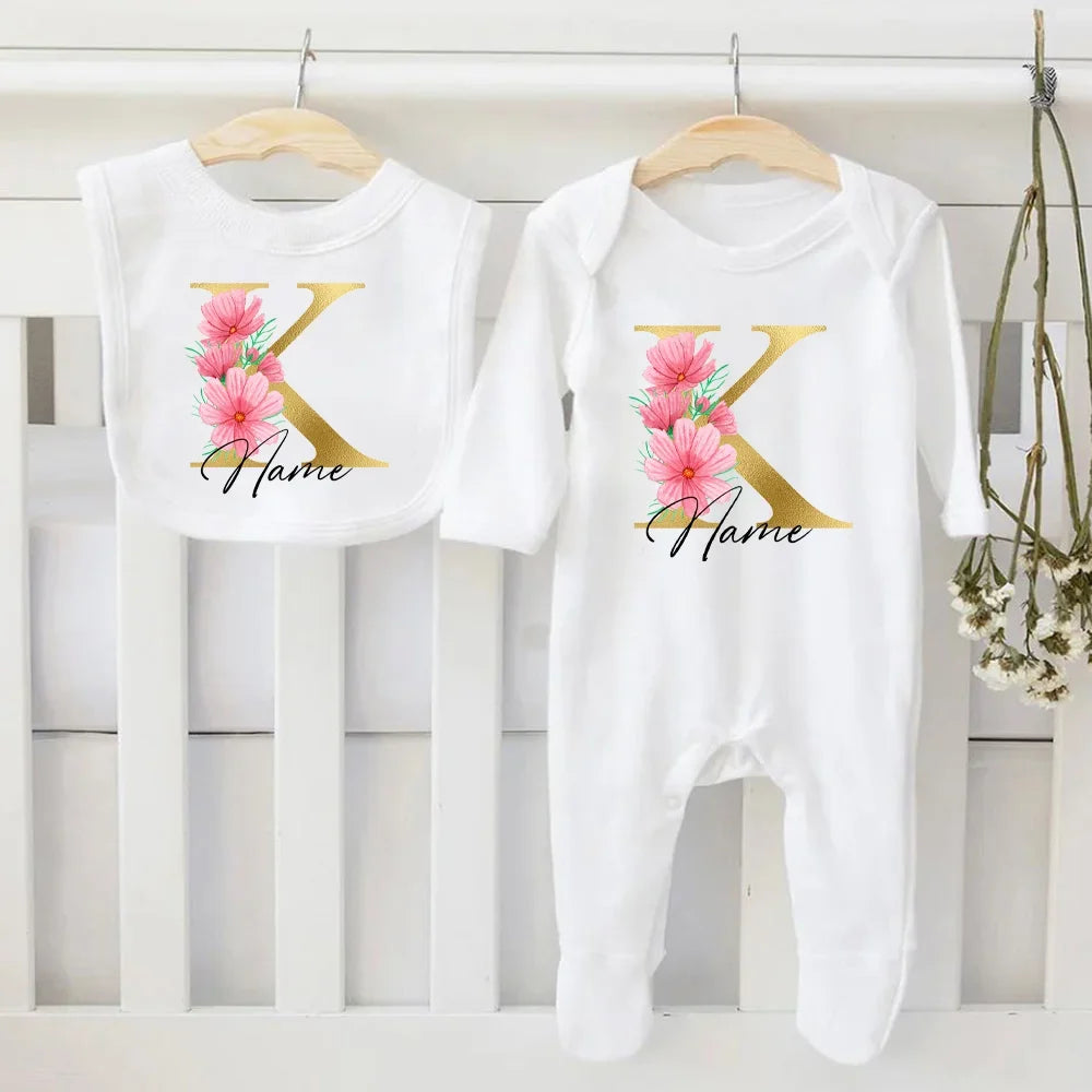 Conjunto de babete e body personalizado
