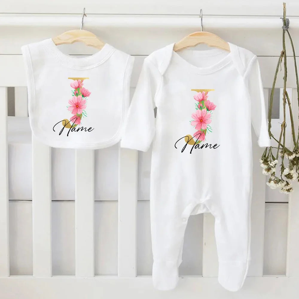 Conjunto de babete e body personalizado