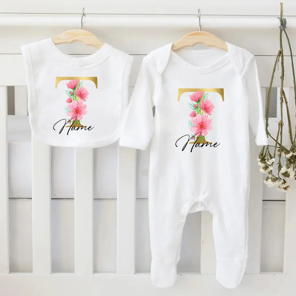Conjunto de babete e body personalizado
