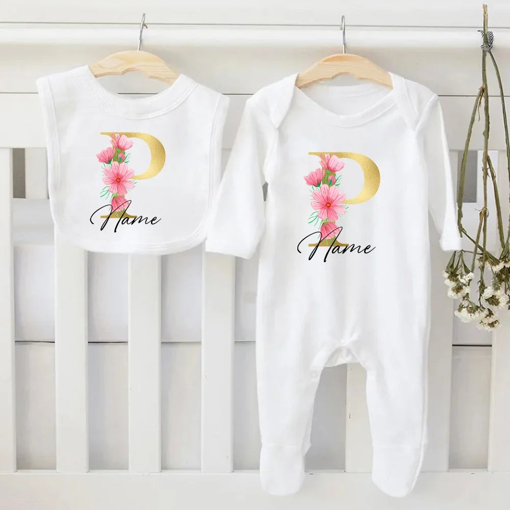 Conjunto de babete e body personalizado