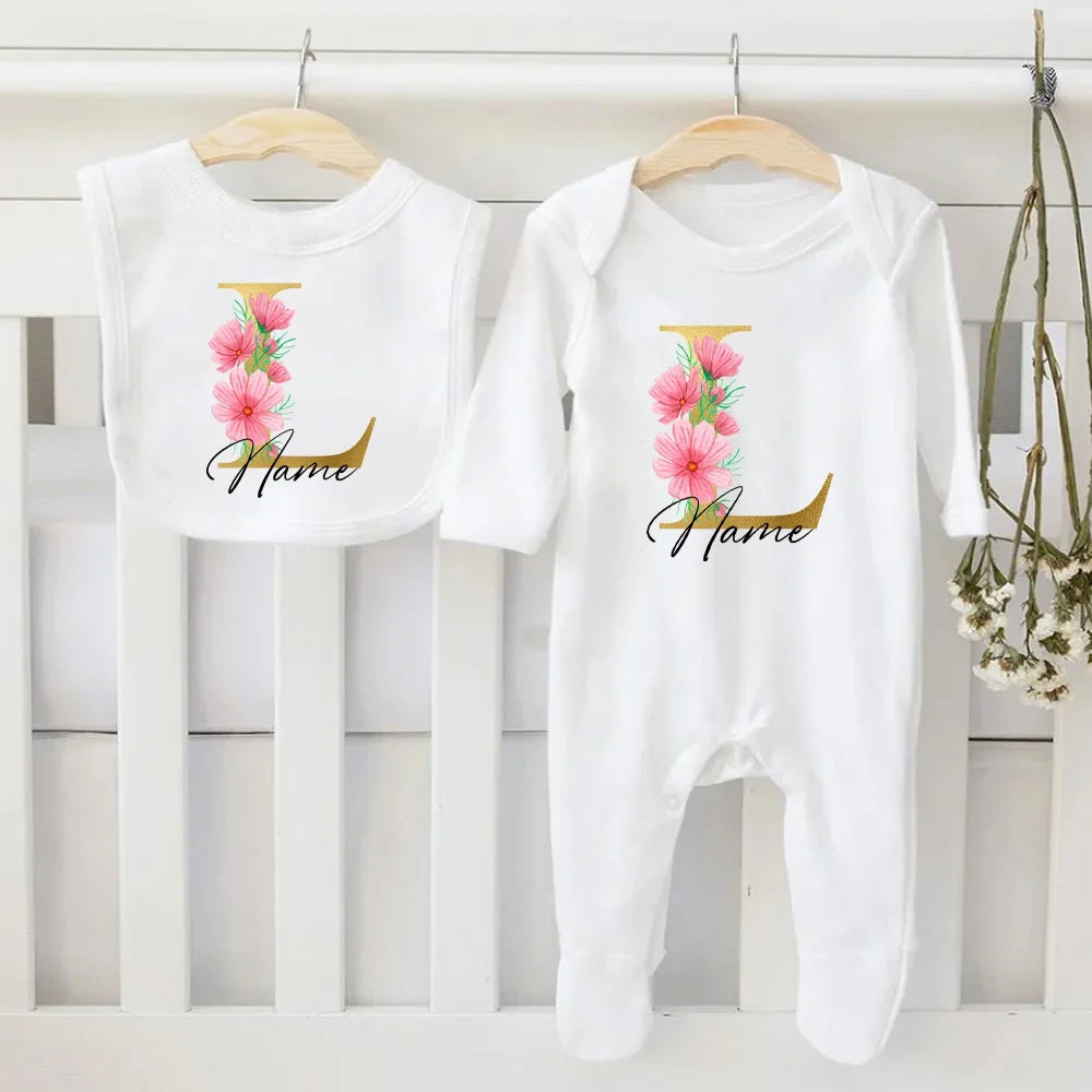 Conjunto de babete e body personalizado