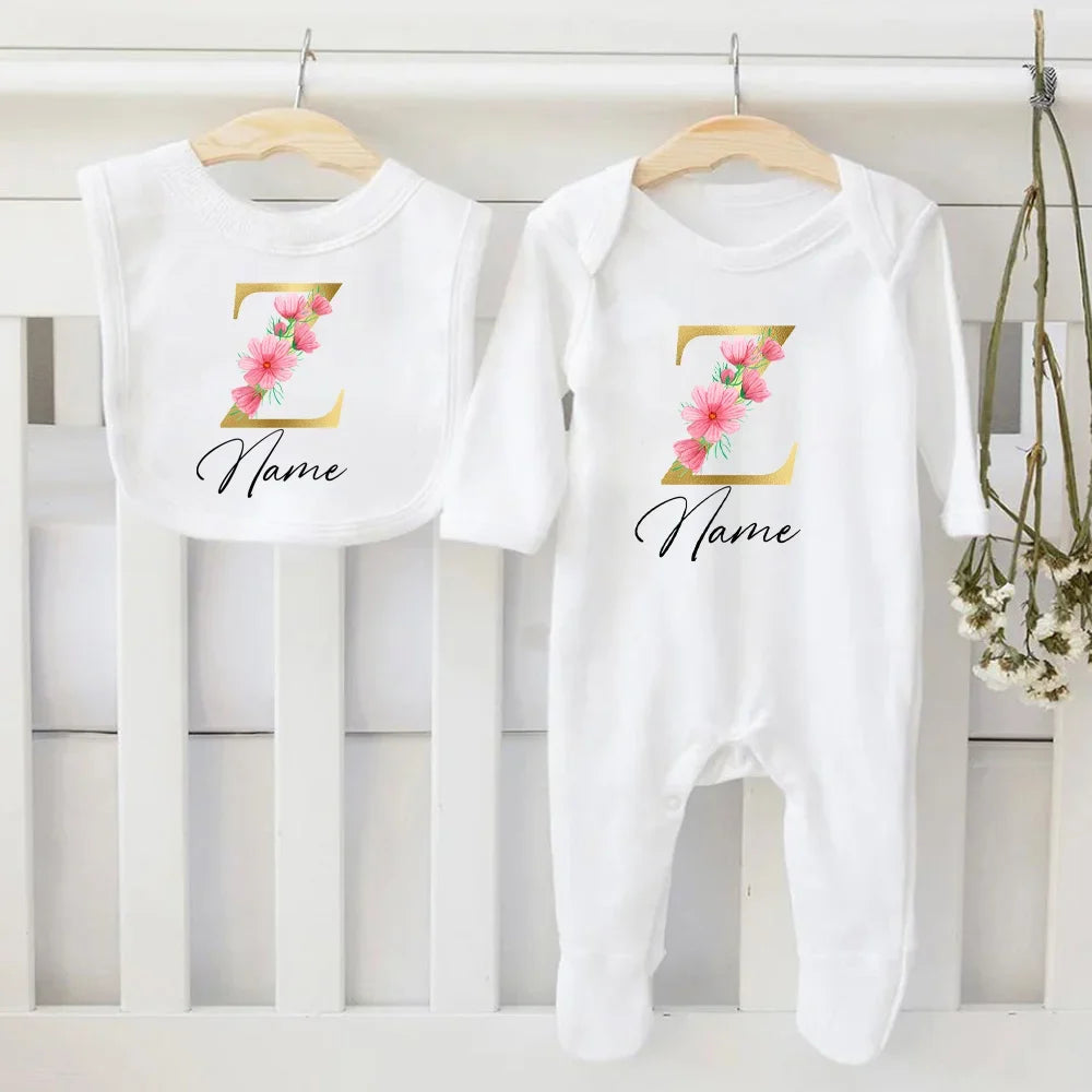 Conjunto de babete e body personalizado