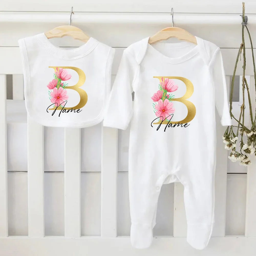 Conjunto de babete e body personalizado